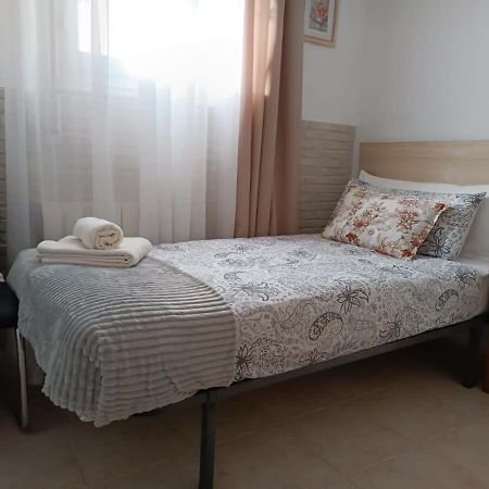 Quaint Ground Floor Apartment With Pool Lb1 Torrevieja Bagian luar foto