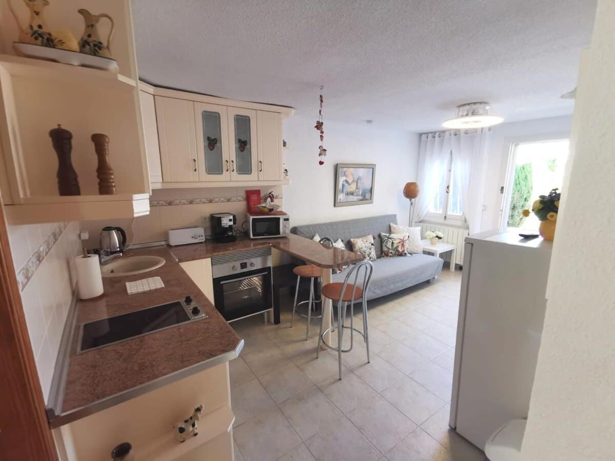 Quaint Ground Floor Apartment With Pool Lb1 Torrevieja Bagian luar foto