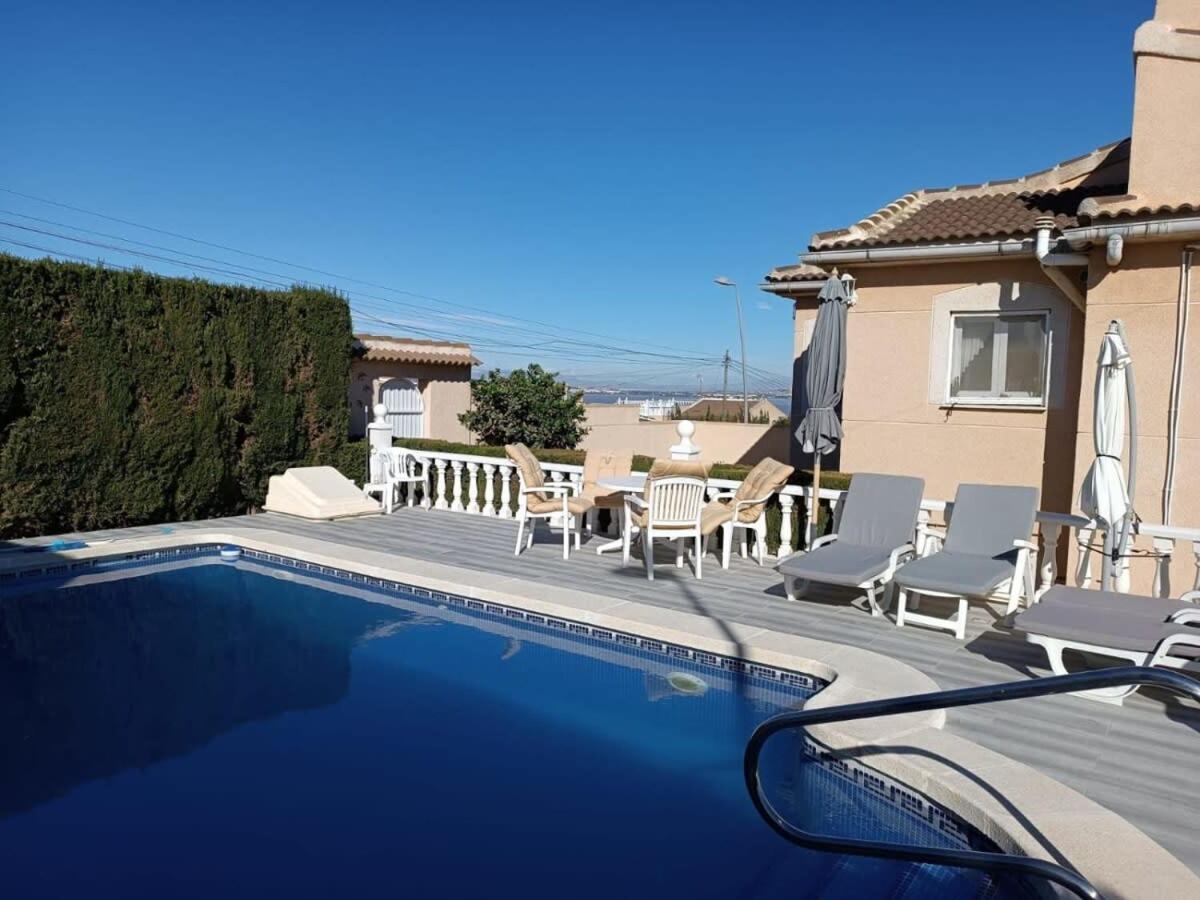 Quaint Ground Floor Apartment With Pool Lb1 Torrevieja Bagian luar foto
