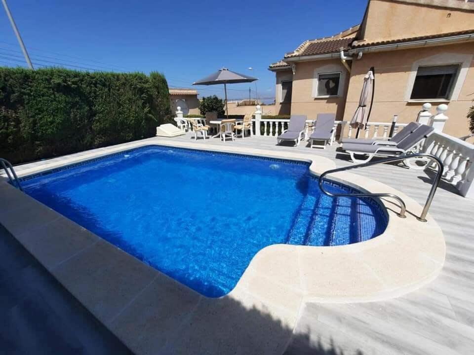 Quaint Ground Floor Apartment With Pool Lb1 Torrevieja Bagian luar foto