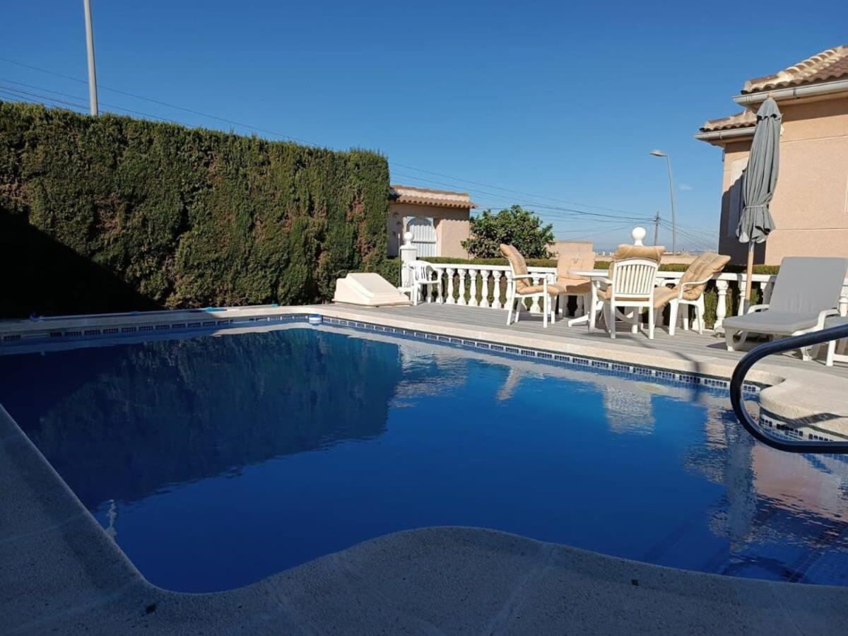 Quaint Ground Floor Apartment With Pool Lb1 Torrevieja Bagian luar foto